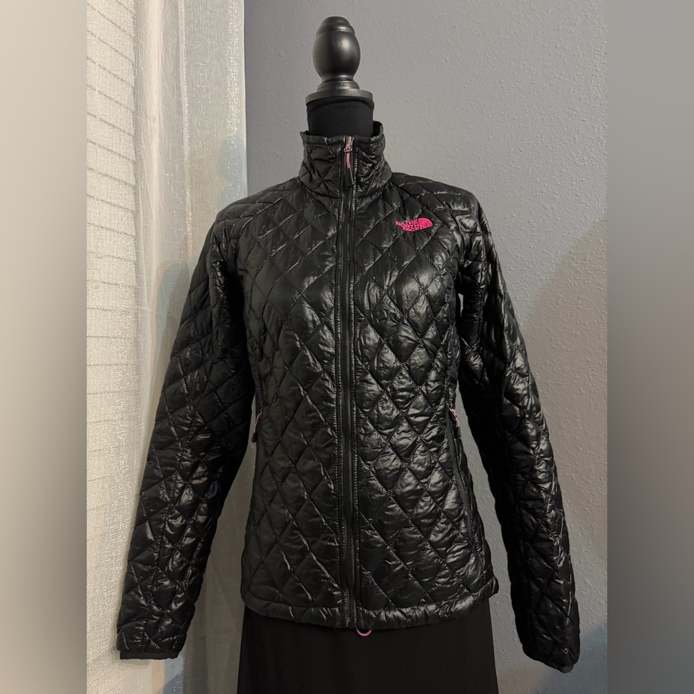 The North Face ThermoBall Quilted Jacket – Women’s XS (Fits XS–S)